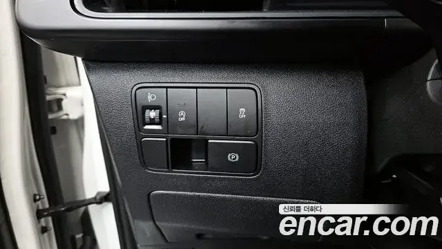 Hyundai Staria 2024 — ფოტო 9/30