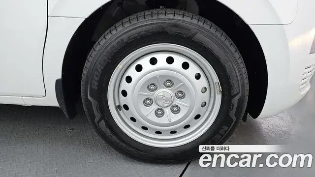 Hyundai Staria 2024 — ფოტო 29/30