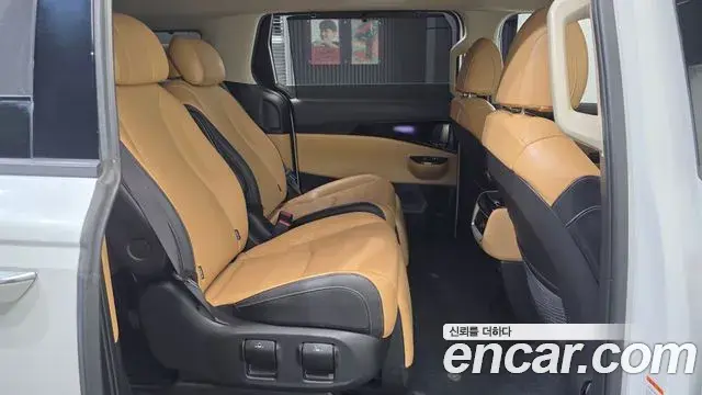 Kia Carnival 2023 — Фото 11/20