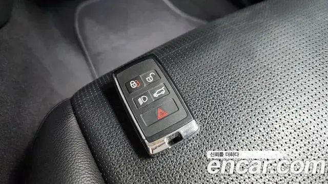 Land Rover Discovery Sport 2022 — Photo 15/36