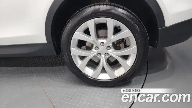 Land Rover Discovery Sport 2022 — Photo 8/36