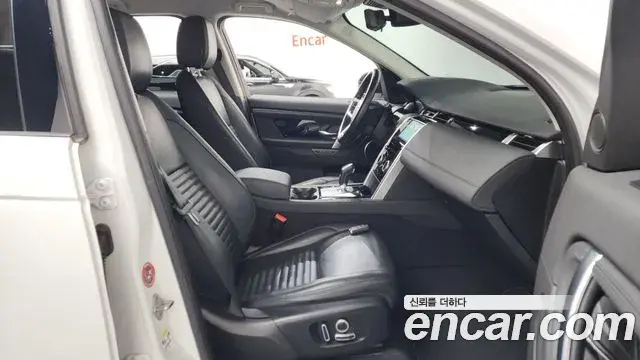 Land Rover Discovery Sport 2022 — Photo 5/36