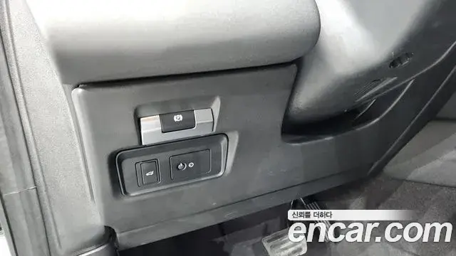 Land Rover Discovery Sport 2022 — Photo 11/36