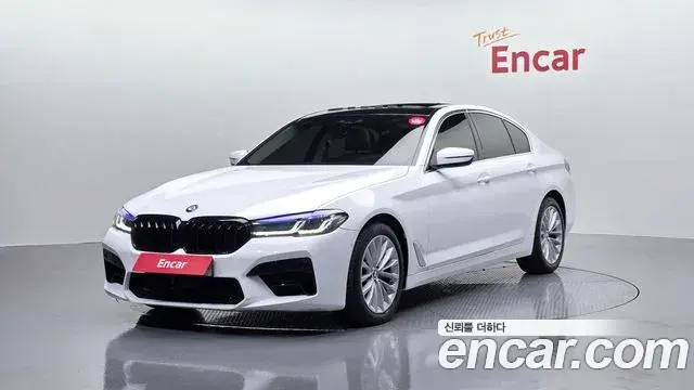 BMW 5 Series 2019 — Фото 10/20