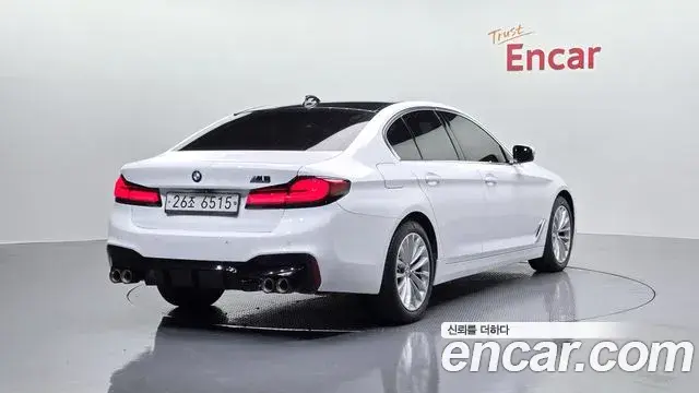 BMW 5 Series 2019 — Фото 1/20