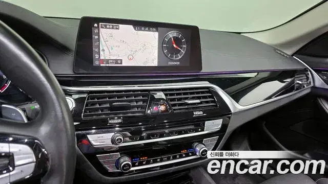 BMW 5 Series 2019 — Фото 14/20