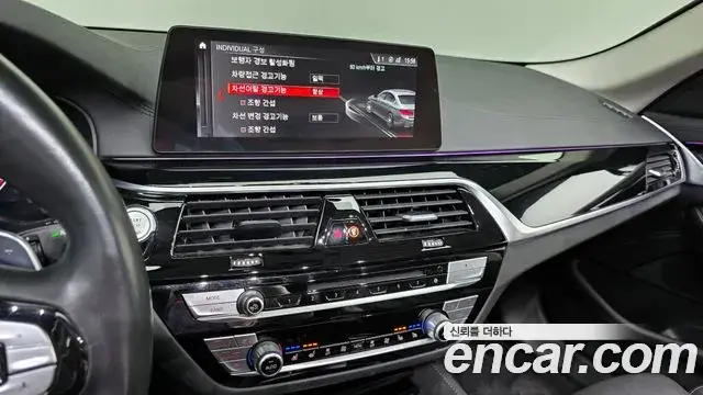 BMW 5 Series 2019 — Фото 15/20