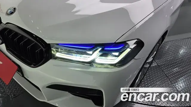 BMW 5 Series 2019 — ფოტო 2/33