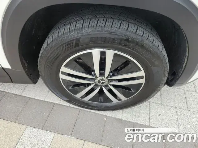 Mercedes-Benz GLB-Class 2021 — ფოტო 1/20