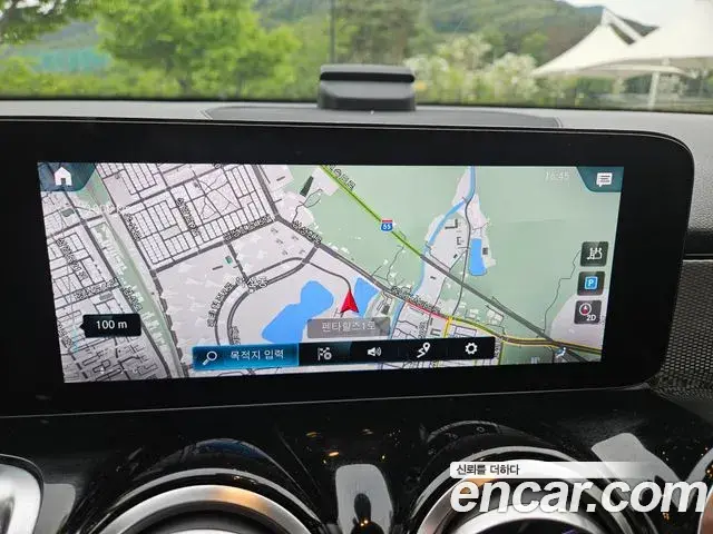 Mercedes-Benz GLB-Class 2021 — ფოტო 4/20