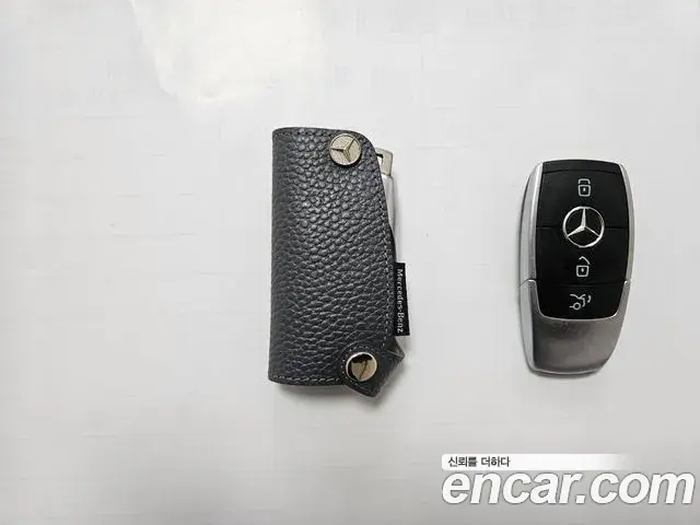 Mercedes-Benz GLB-Class 2021 — ფოტო 3/20