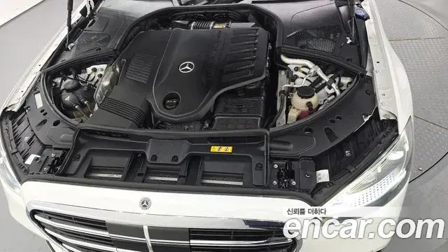 Mercedes-Benz S-Class 2024 — Photo 9/35