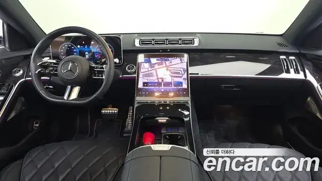 Mercedes-Benz S-Class 2024 — Photo 23/35