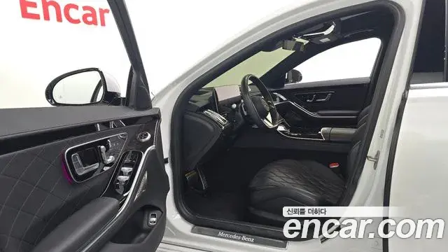 Mercedes-Benz S-Class 2024 — Photo 22/35