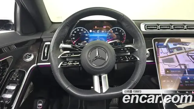 Mercedes-Benz S-Class 2024 — Photo 19/35