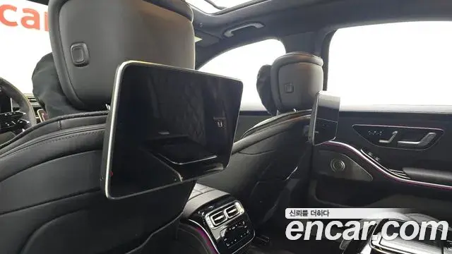 Mercedes-Benz S-Class 2024 — Photo 25/35