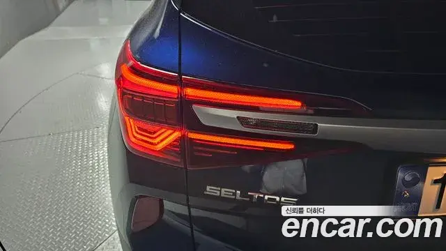 Kia Seltos 2021 — Şəkil 15/31