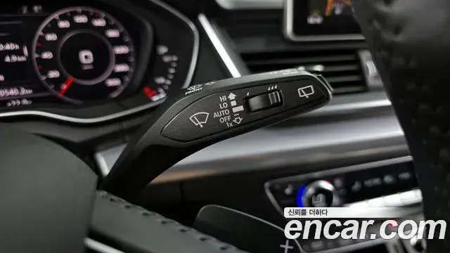 Audi Q5 2020 — Şəkil 9/32