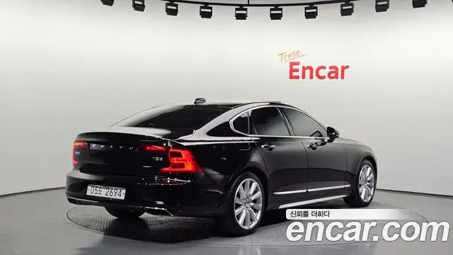 Volvo S90 2018 — Photo 6/20