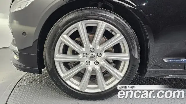 Volvo S90 2018 — Photo 20/20