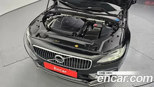 Volvo S90 2018 — Photo 16/20