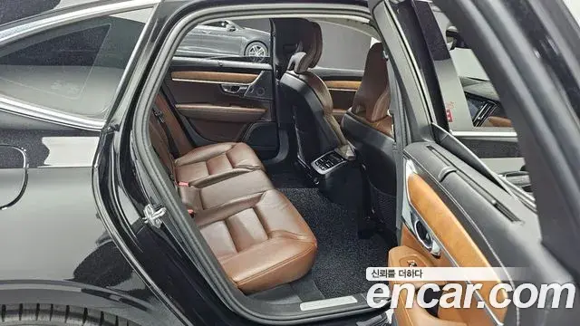 Volvo S90 2018 — Photo 19/20
