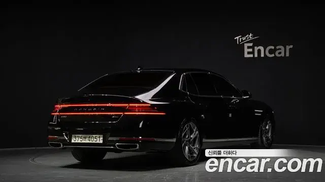Genesis G90 2022 — ფოტო 28/37