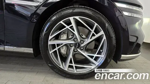 Genesis G90 2022 — ფოტო 33/37