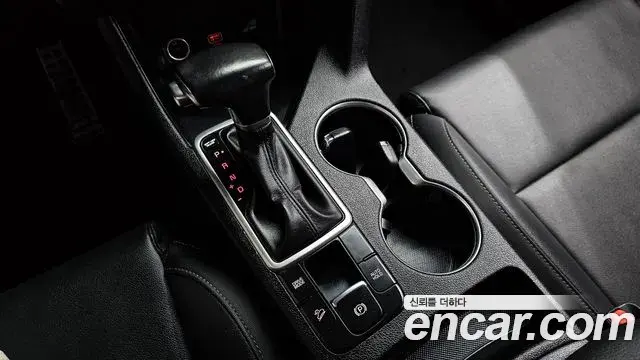 Kia Sportage The Bold 2021 — Фото 8/20