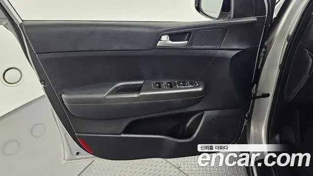 Kia Sportage The Bold 2021 — Şəkil 16/32
