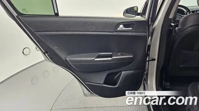 Kia Sportage The Bold 2021 — Şəkil 22/32