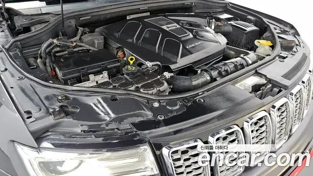 Jeep Grand Cherokee 2018 — ფოტო 32/33