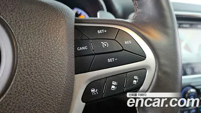 Jeep Grand Cherokee 2018 — ფოტო 12/33