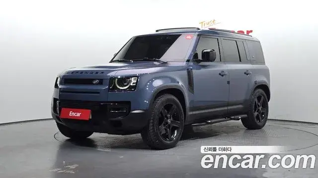 Land Rover Defender 2023 — Photo 8/32