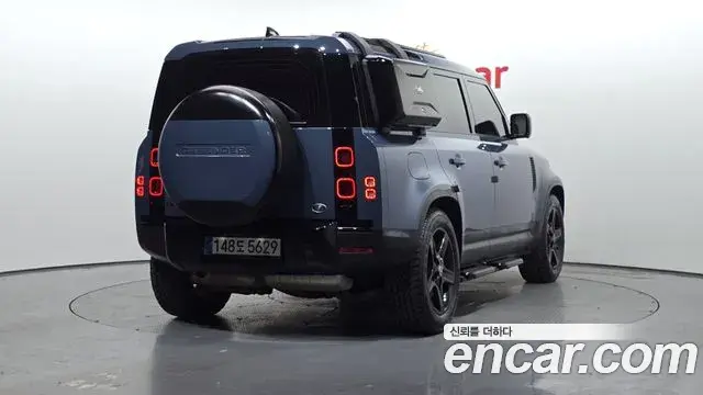Land Rover Defender 2023 — Photo 3/32