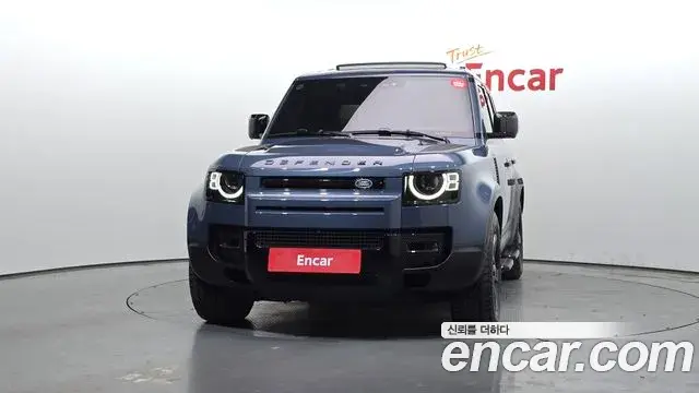 Land Rover Defender 2023 — Photo 13/32