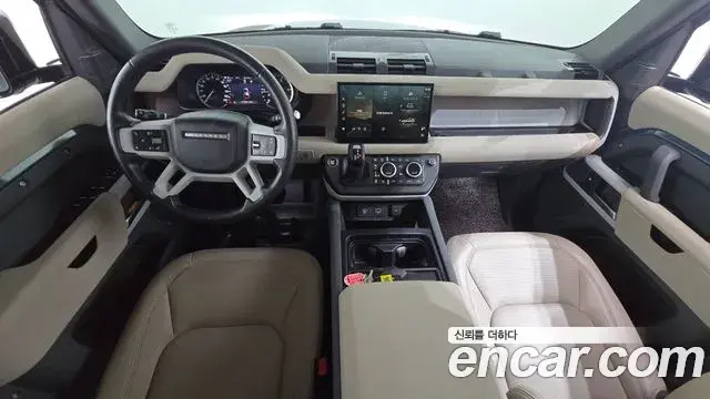Land Rover Defender 2023 — Photo 29/32