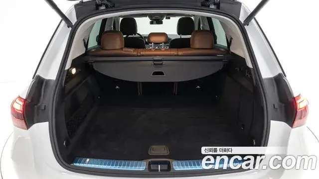 Mercedes-Benz GLE-Class 2025 — Photo 10/20