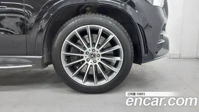 Mercedes-Benz GLE-Class 2023 — Photo 7/20