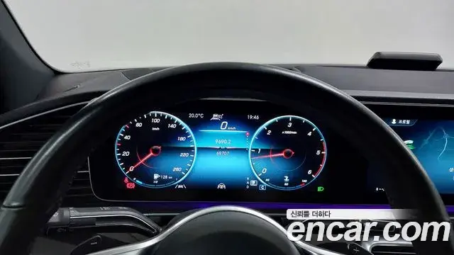 Mercedes-Benz GLE-Class 2023 — Photo 11/20