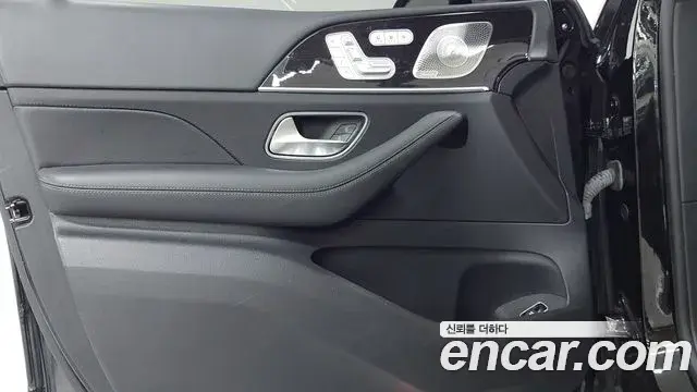 Mercedes-Benz GLE-Class 2023 — Photo 18/20