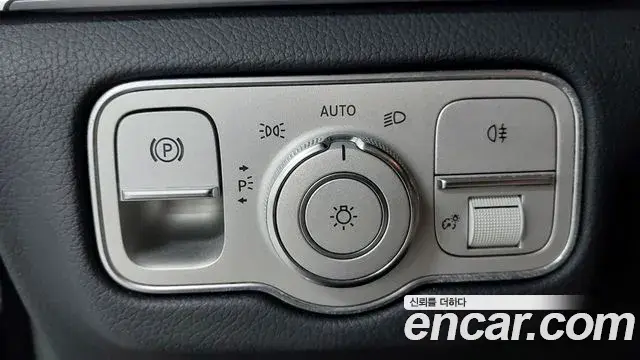 Mercedes-Benz GLE-Class 2023 — Photo 12/20