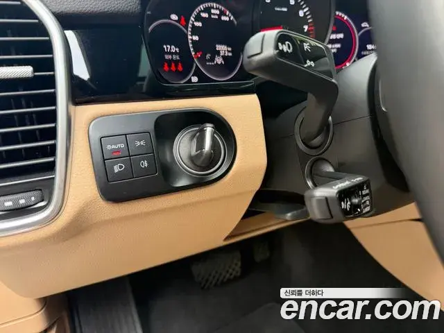 Porsche Cayenne 2023 — Şəkil 11/17