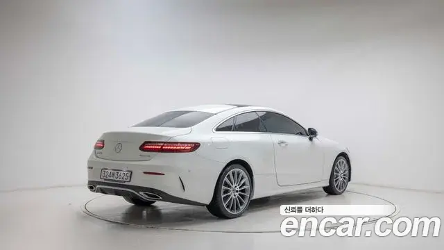Mercedes-Benz E-Class 2021 — Фото 1/20