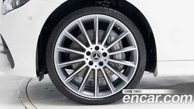 Mercedes-Benz E-Class 2021 — Фото 4/20