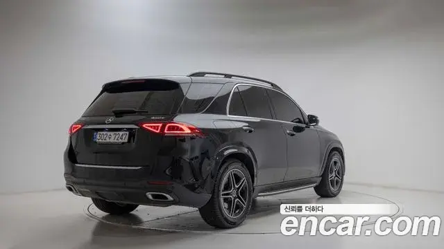 Mercedes-Benz GLE-Class 2021 — ფოტო 14/20