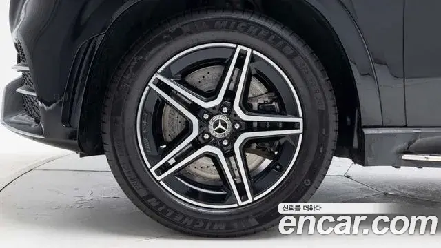 Mercedes-Benz GLE-Class 2021 — ფოტო 6/20