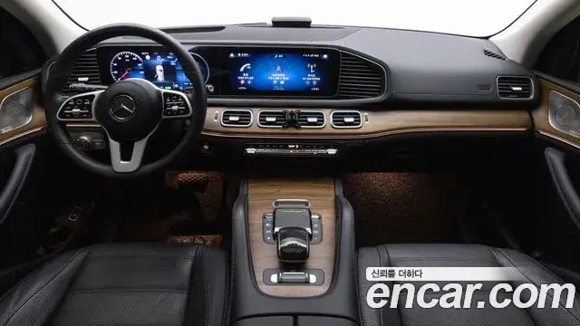 Mercedes-Benz GLE-Class 2021 — ფოტო 13/20