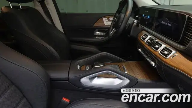 Mercedes-Benz GLE-Class 2021 — ფოტო 17/20