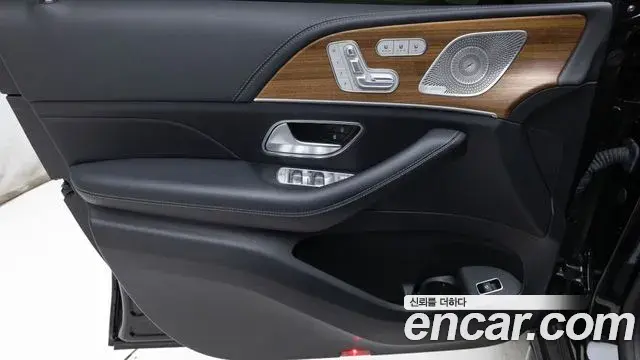 Mercedes-Benz GLE-Class 2021 — ფოტო 3/20